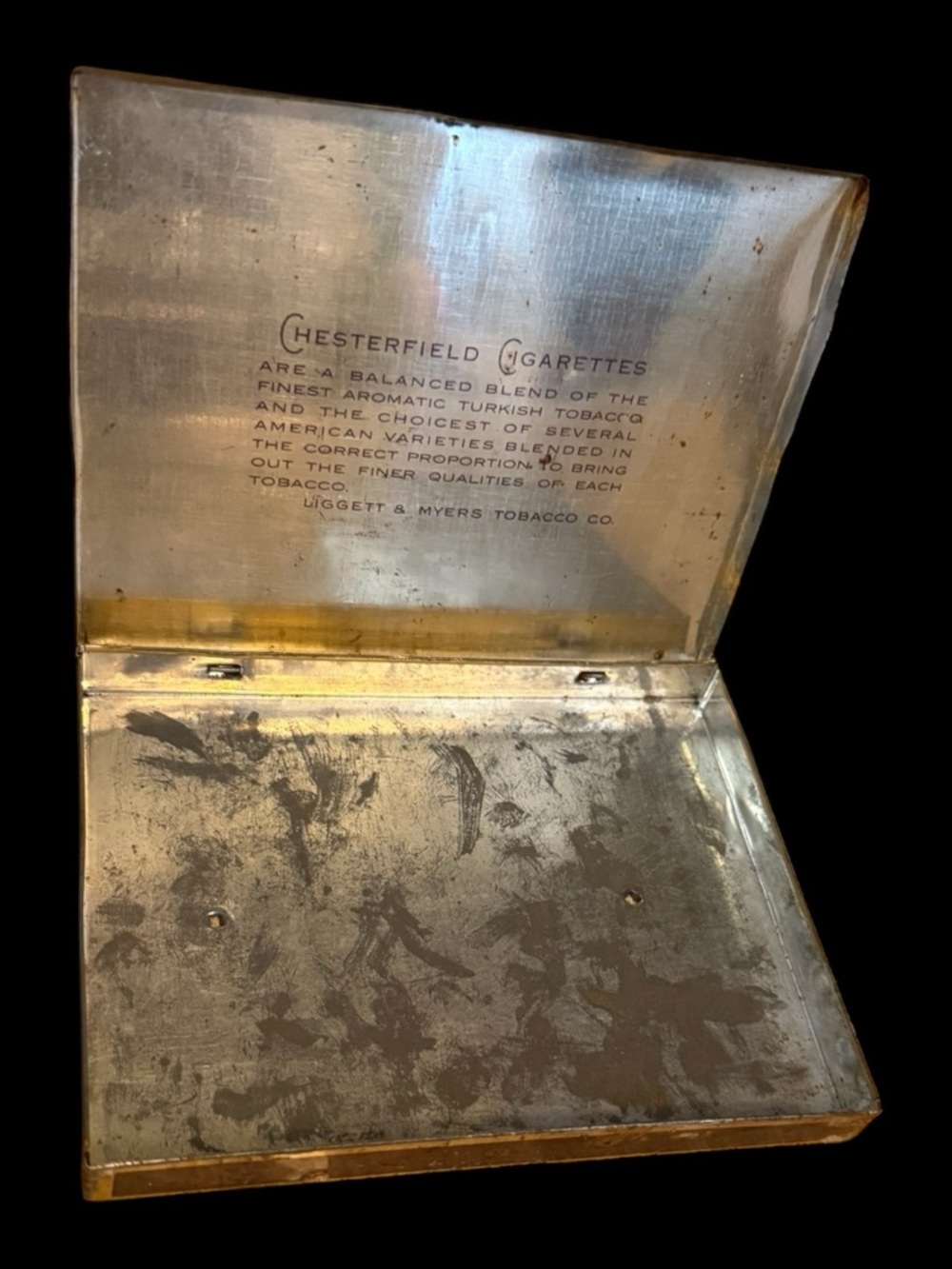 Vintage Chesterfield Empty Cigarette Tin - Picture 4 of 4